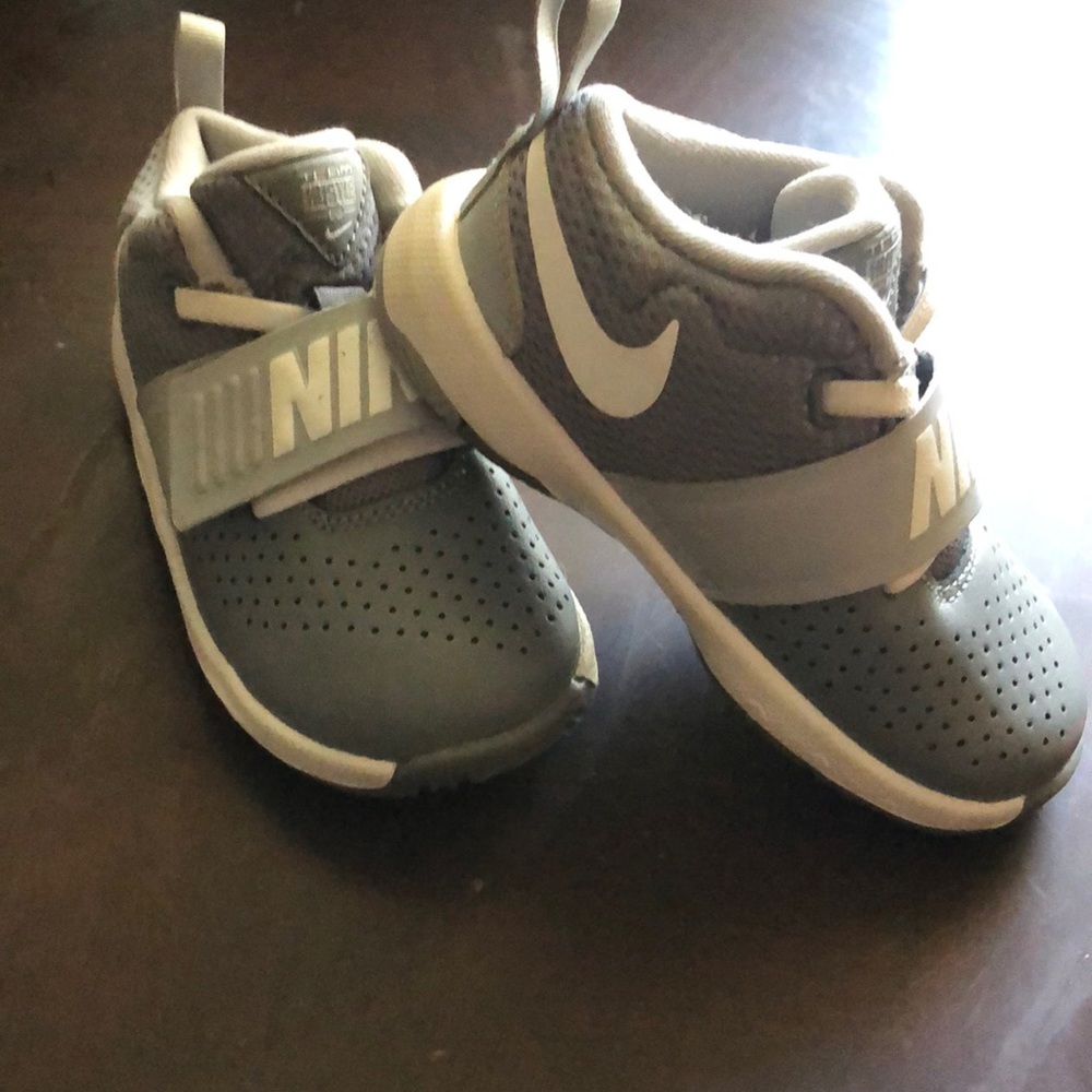 Toddler 8c Nike’s